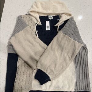 BKE Men's V-Neck Sweater in Gray and Cream